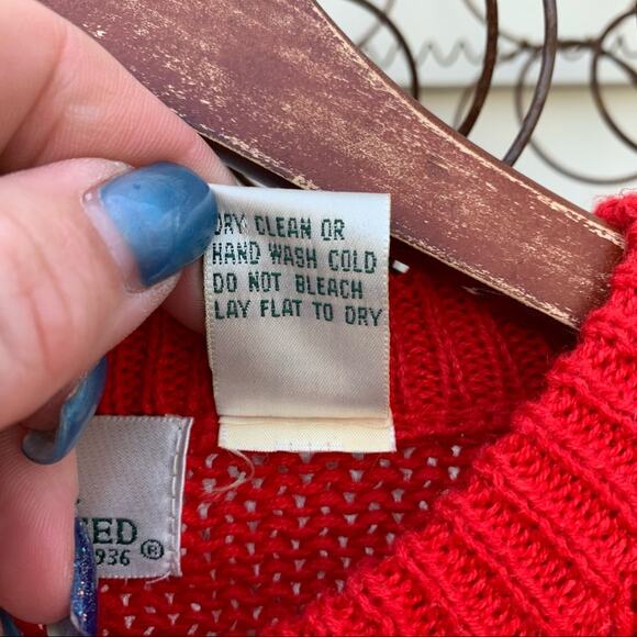 Vintage 90s Carroll Reed red nautical equestrian abstract knit sweater - Picture 4 of 5